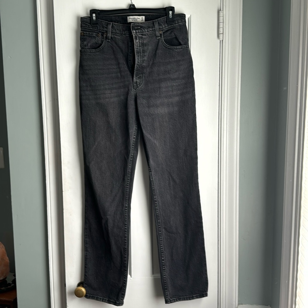 Abercrombie & Fitch The 90s Straight Ultra High Rise Faded Black Jean, Size 27